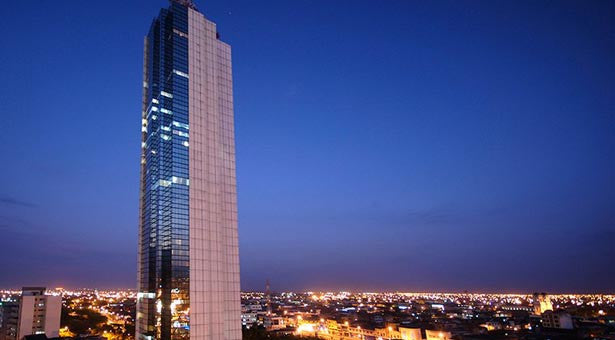 LA CAMISETA MÁS GRANDE DEL MUNDO